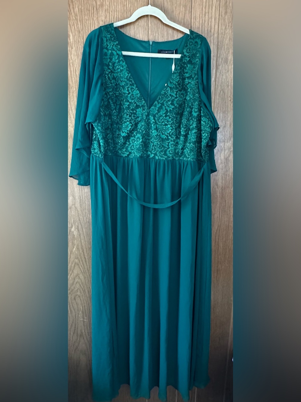 Ever-Pretty Green Maxi Dress with Lace Bodice
